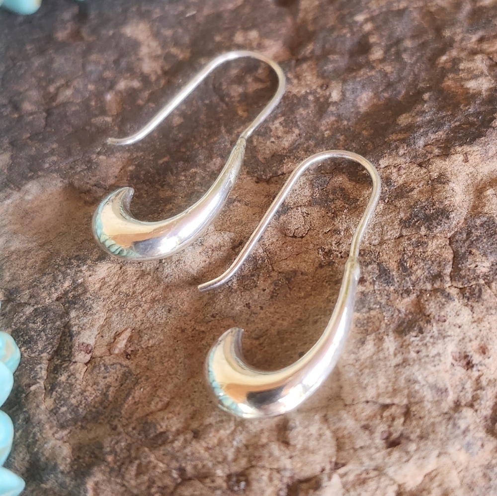 Turquoise Beaded Necklace - Picture 15 of 16